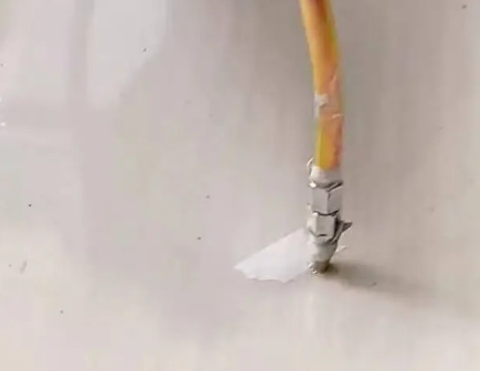 莲湖瓷砖空鼓维修公司专业解答在瓷砖铺贴过程中，如果使用的砂料过粗（如全部使用了粗砂），可能会导致以下问题